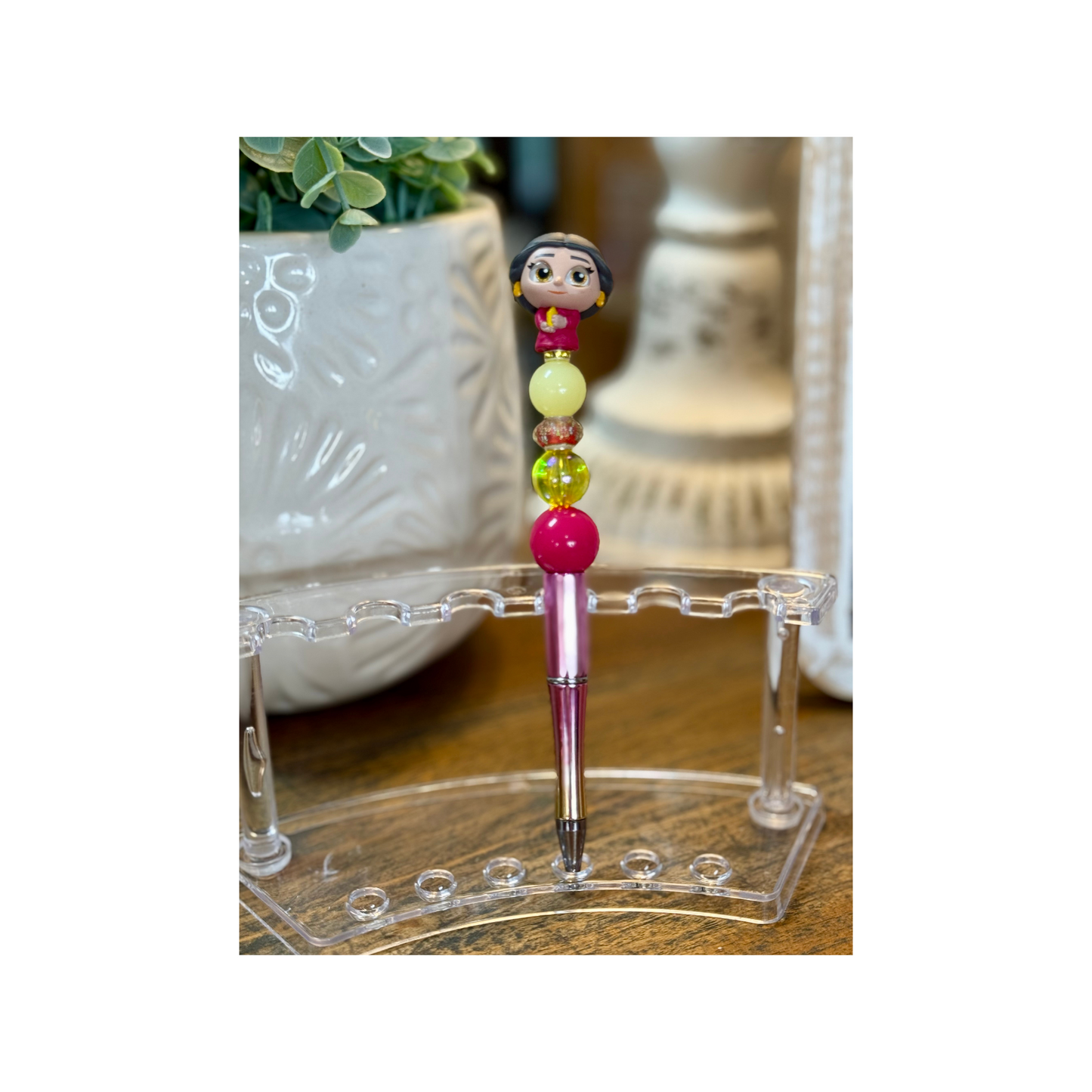 Disney Doorable Beaded Pen - Alma Madrigal