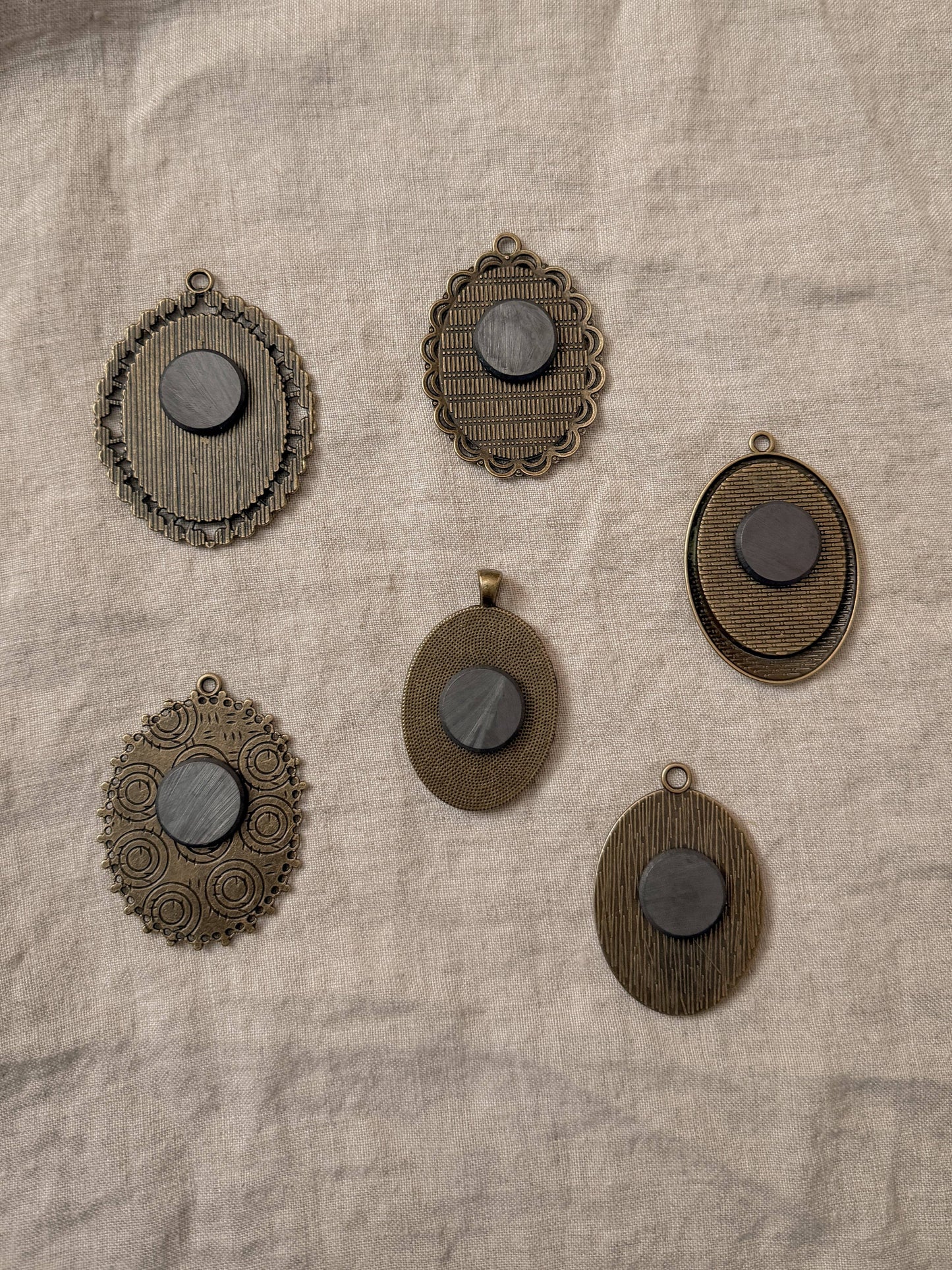 Dark Floral Antique Style Magnet Sets