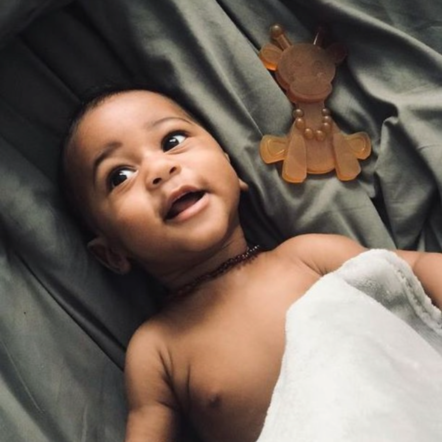 The Little Bamber: The Natural Rubber & Baltic Amber Teether