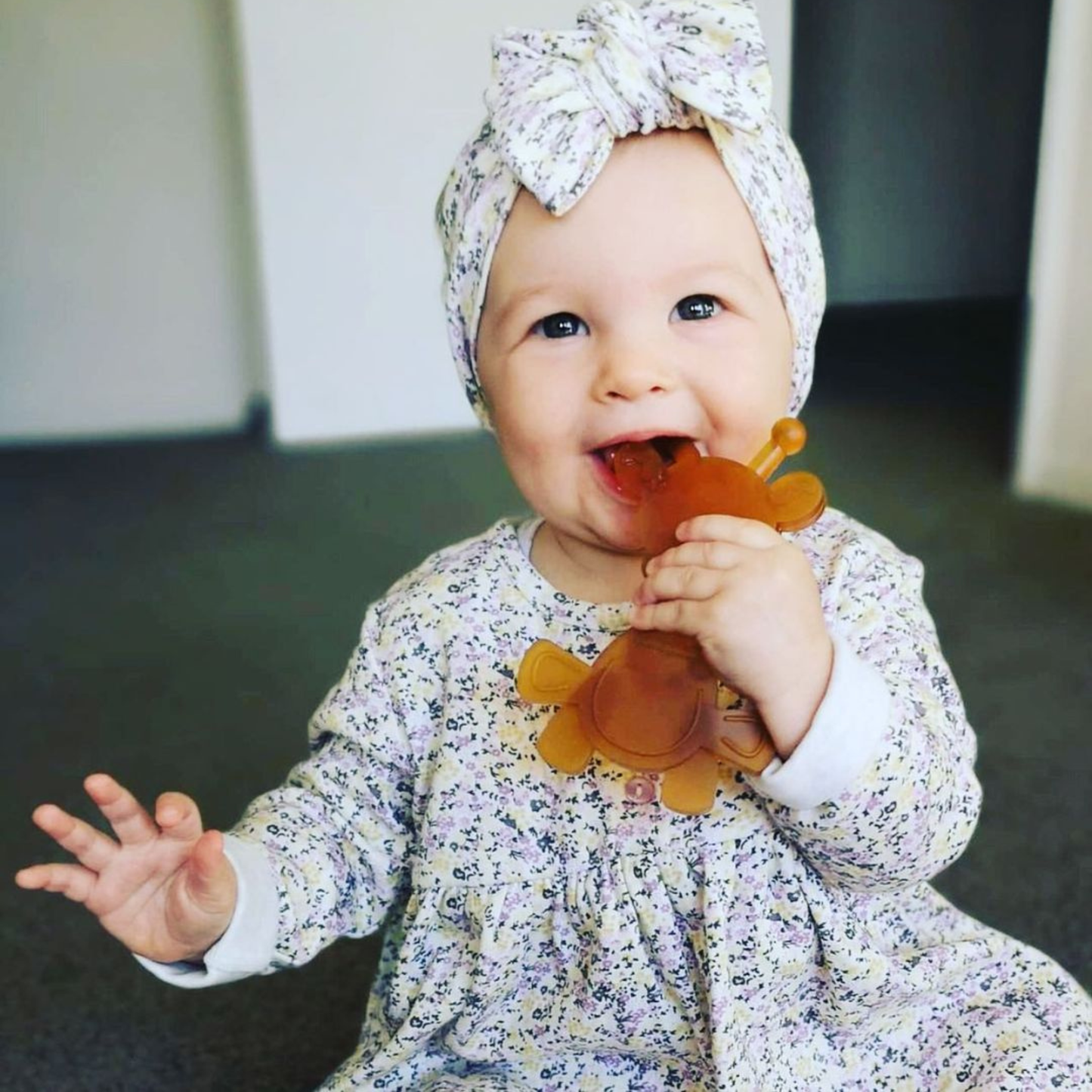 The Little Bamber: The Natural Rubber & Baltic Amber Teether