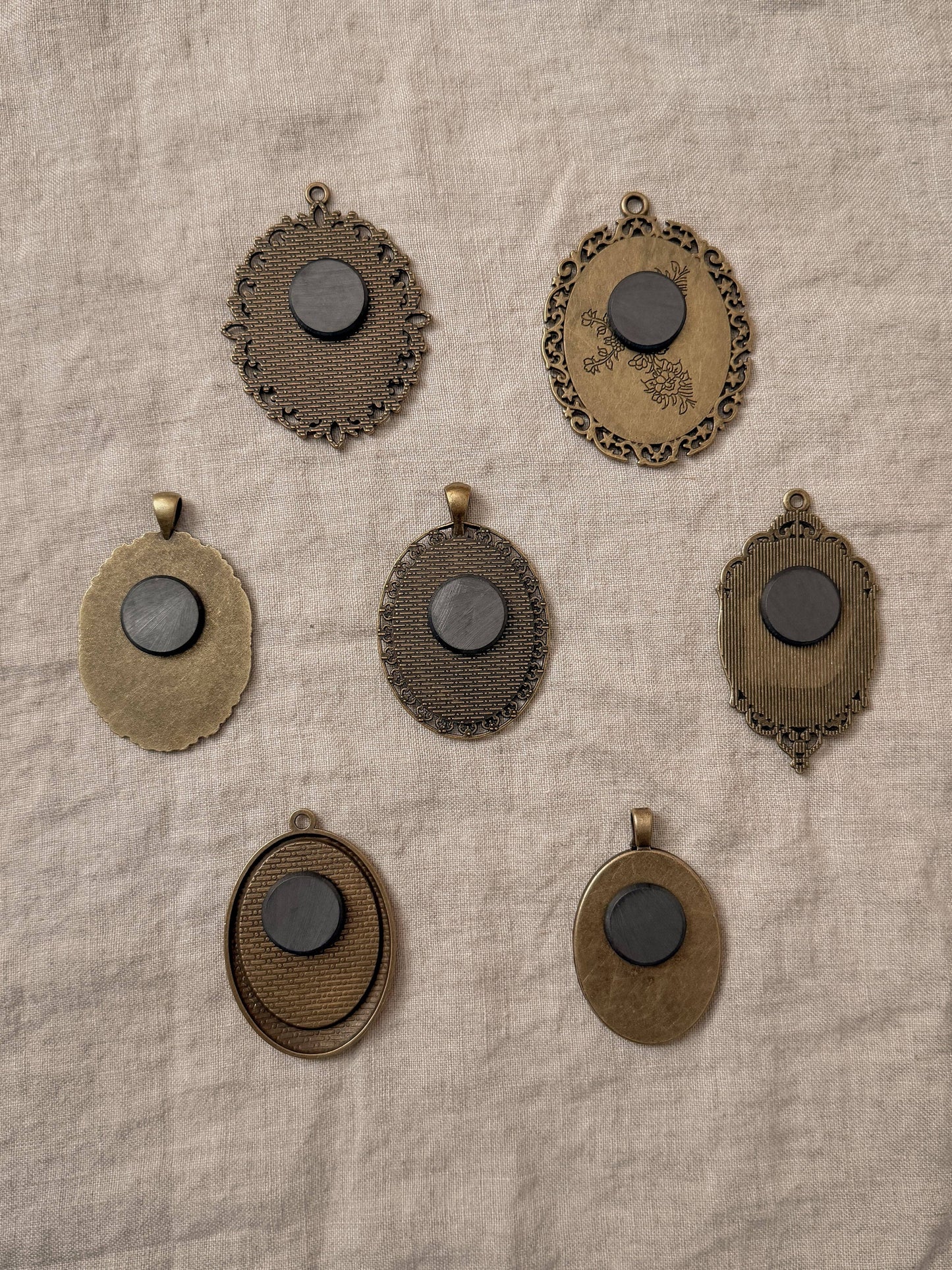 Dark Floral Antique Style Magnet Sets