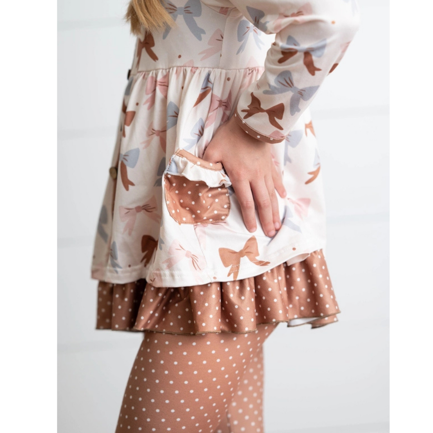 Girls Beige Coquette Bow Ruffle Pocket Button Legging Set