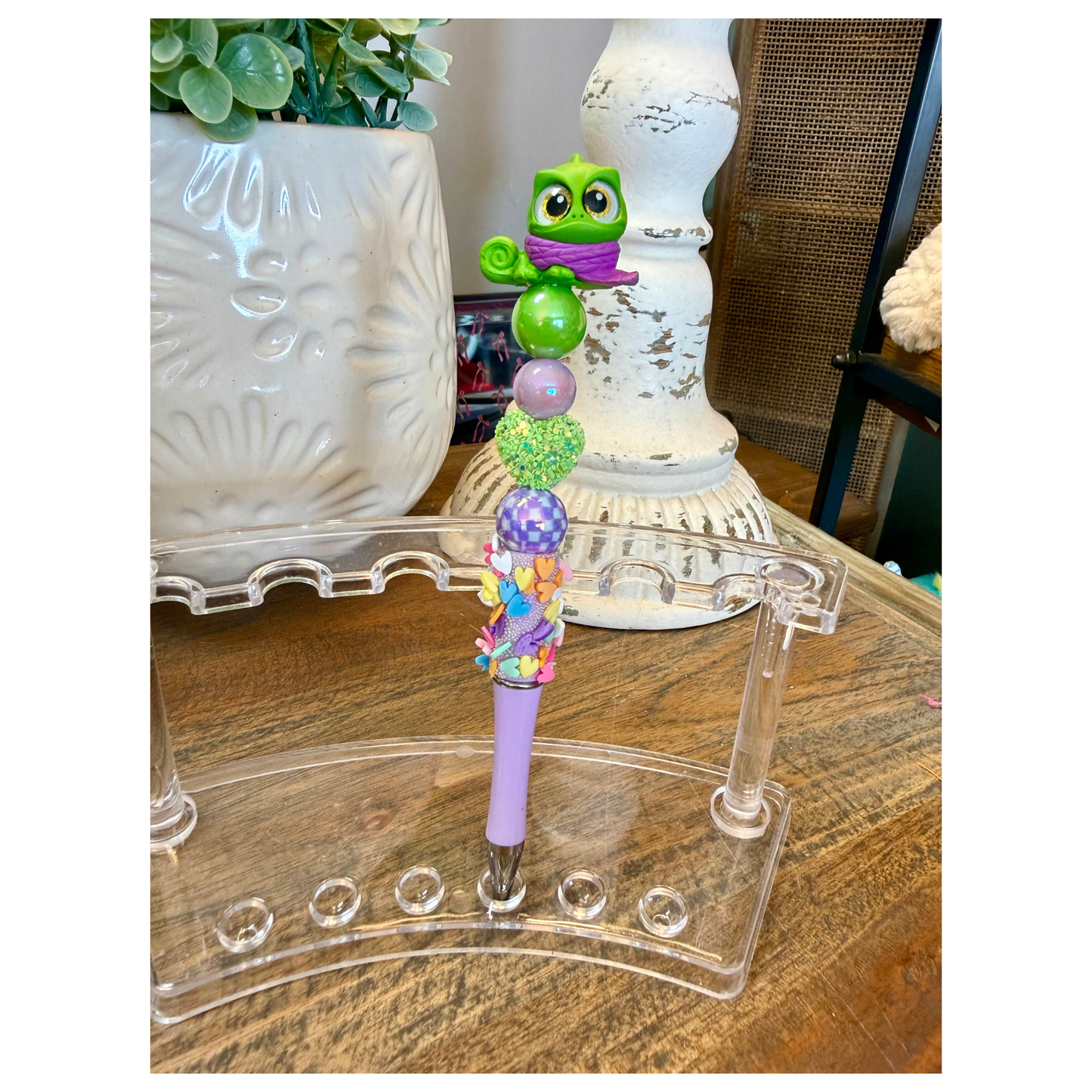 Disney Doorable Beaded Pen - Pascal